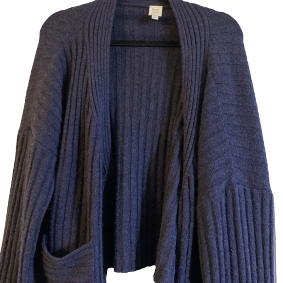 Roan + Ryan Lily Cardigan - Picture 2 of 8